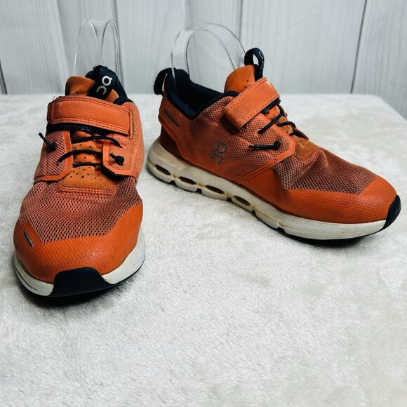 On Cloud Sneakers Boys Sz 3 Orange Mesh Strappy Athletic Running Unisex - Picture 2 of 7